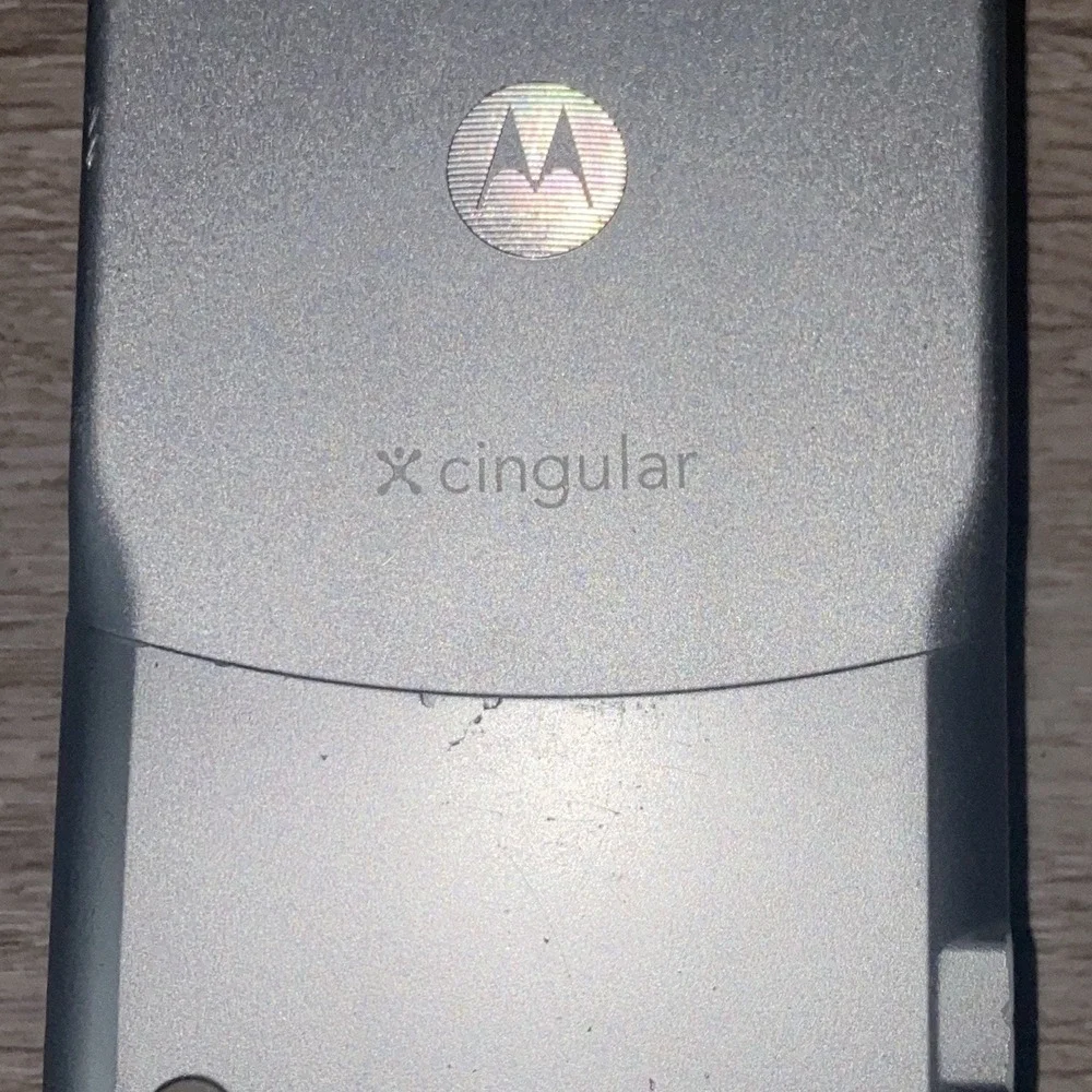 Motorola RAZR / Razor V3 - Silver ( AT&T ) Flip Phone - Needs New Battery